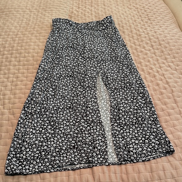 Floral Black and White Women's Skirt - Picture 1 of 2